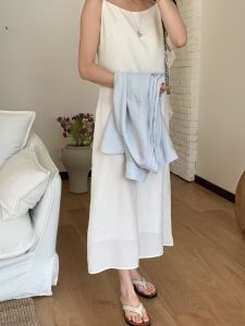 天絲細緻坑紋面料細肩帶長洋裝 - Image 3