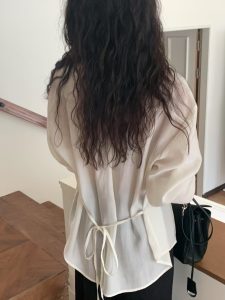 質感壓摺綁帶微透襯衫 - Image 7