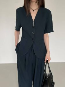 腰線剪裁三顆扣子短袖西裝外套 - Image 2
