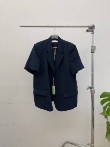 腰線剪裁三顆扣子短袖西裝外套 - Image 10