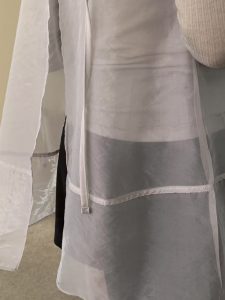 細肩透膚後開叉上衣 - Image 4